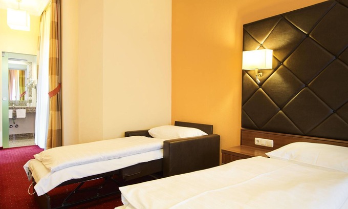Maxglan Hotel | Habitación cuádruple con baño y aseo - Villa Ceconi, hotel