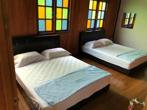 Kampung Terang Casa | Quadruple Traditional Wooden GuestHouse