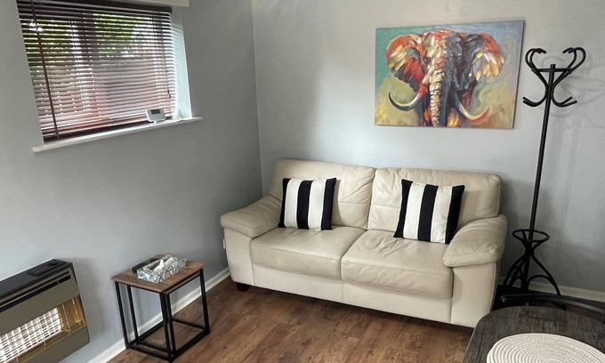 Winestead Casa | Quaint 1bed House