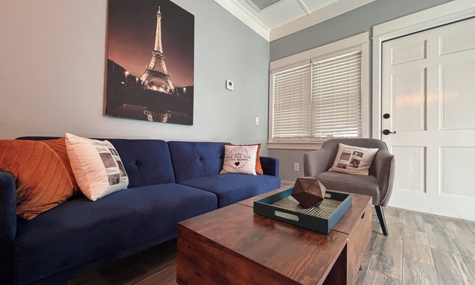 Winter Garden Apartamento | Quaint 1Br/Ba entire guest house in heart of Hist. Downtown Winter Garden