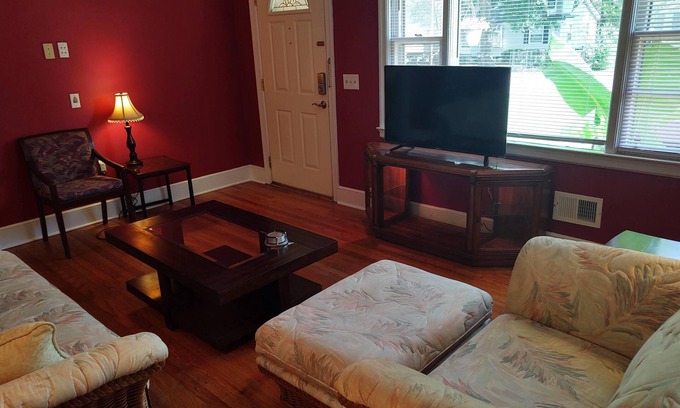 Cayce Casa | Quaint 3 Bdrm home w/in minutes of USC, Downtown Columbia, Ft Jackson and more