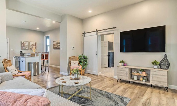 Near Eastside Casa | Quaint and Cozy Indianapolis Getaway with Yard!