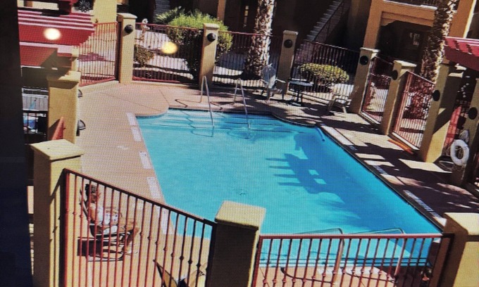 Mesilla Park Condominio | Quaint and Spacious 1bed/1bath with Balcony Overlooking the Courtyard