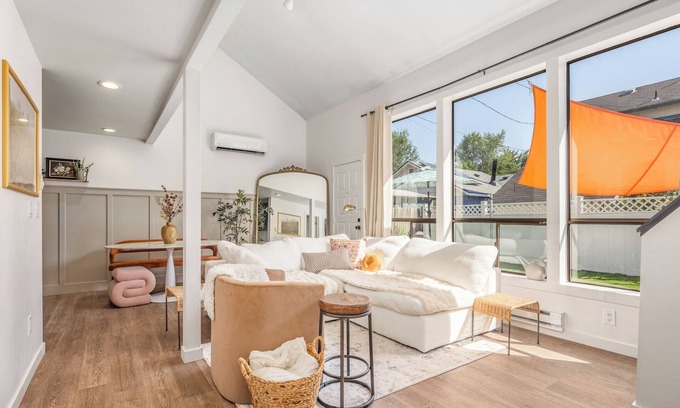 Boise Bench Casa | Quaint Boise Bench Home: Modern with a private yard. Great Location