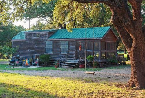 Johnson City Casa | Quaint Cabin in the Woods