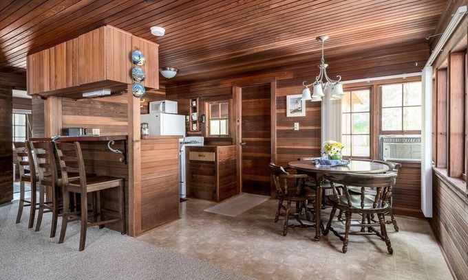Douglas Cabina | Quaint Cabin Near Douglas Beach