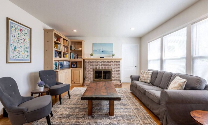 Palo Alto Casa | Quaint & Charming 4BR Tranquil Palo Alto Retreat