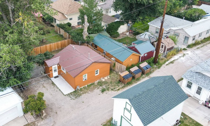 Cody Cabaña | Quaint Cody Cottage w/ Grill: Walk to Downtown!