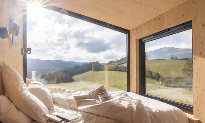 Hope Valley Cabina | Quaint & cosy cabin tucked away in a private slice of Peak District countryside.