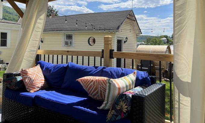 Clifton Forge West Cabaña | Quaint Cottage Nestled in Alleghany Highlands
