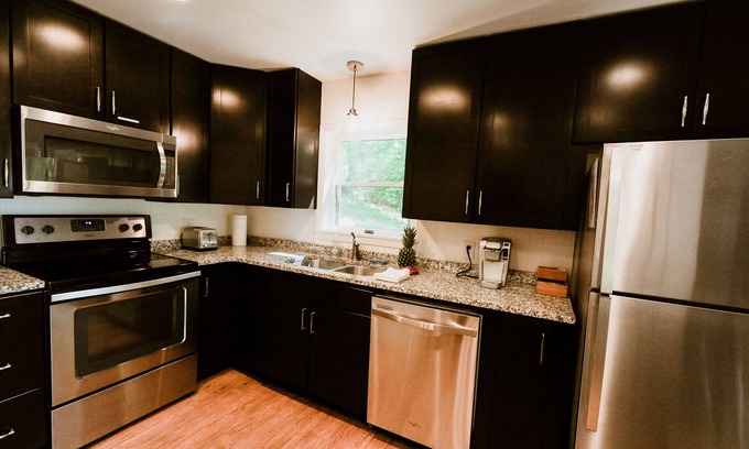 Lake Leelanau Cabaña | casa de campo recientemente remodelado tiene capacidad para 6 en N. lake Leelanau