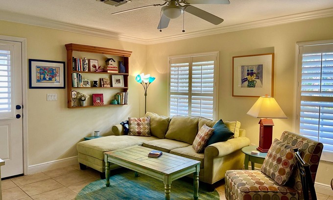 Braden River Casa | Quaint Country Charm! Private Guest House
