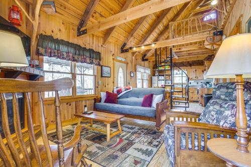 Dahlonega Casa | Quaint Dahlonega Cabin with Cavenders Creek Access!