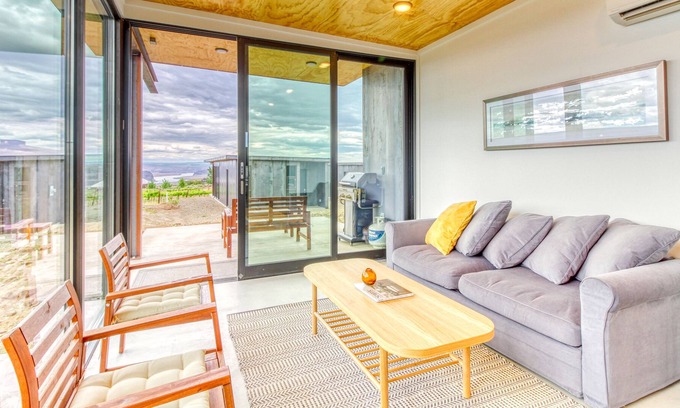 Quincy Cabaña | Vista al río, pintoresca y moderna casa con patio - a pie de Cave B & Gorge Amphitheater