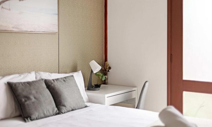 Milperra Casa | Quaint Double Room - Private Spot at Milperra - Shared Bathroom
