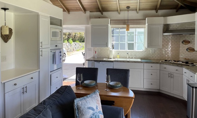 Del Mar Cabaña | Quaint Guest House in Del Mar, CA