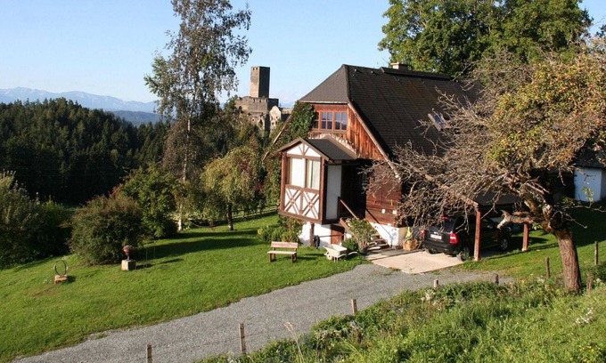 Liebenfels Casa | Pintoresca Casa de Vacaciones en Leibenfels con Barbacoa