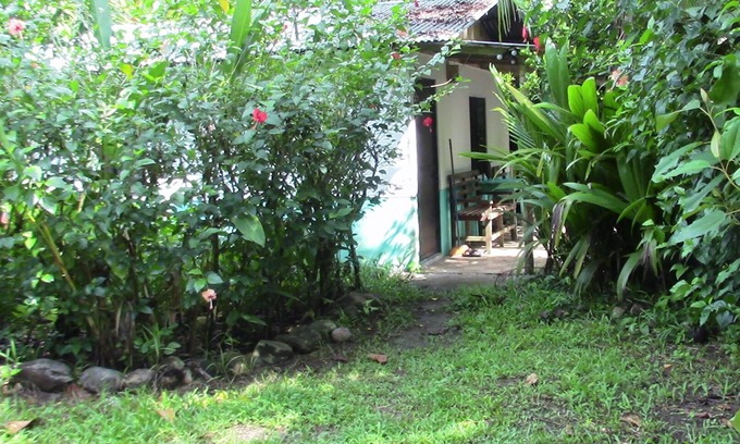 Tres Ríos Cabina | Pintoresco Little Cabina Ubicado cerca de todos los servicios, ubicado en un ambiente de selva