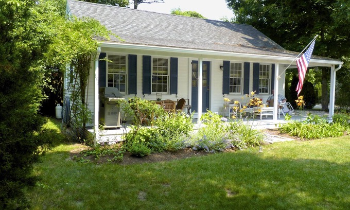 Edgartown Casa | EDGARTOWN Guest Cottage-a pie de restaurantes y tiendas