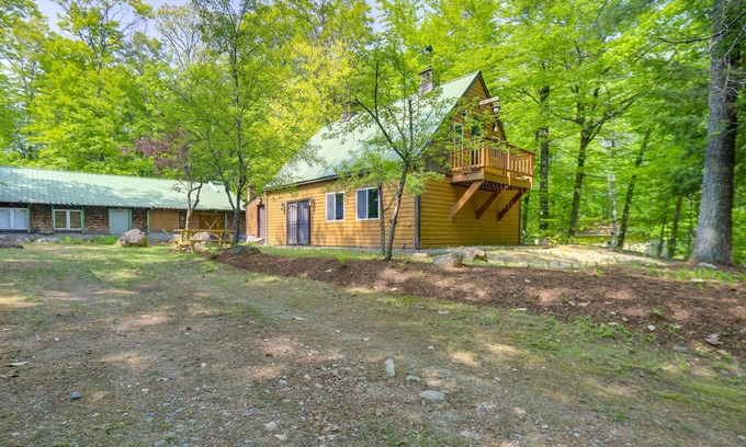 Naples Cabaña | Quaint Naples Cottage: Walk to Trickey Pond & Cove