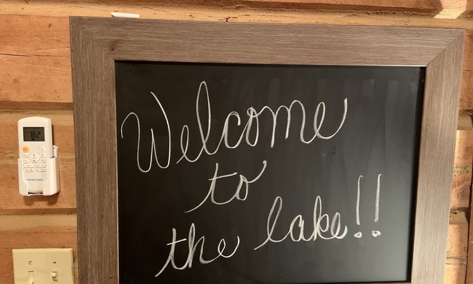 Flat Hollow Marina Cabina | Quaint, Rustic Lakefront Log Cabin on Wooded Lot at Norris Lake ,Private Dock!