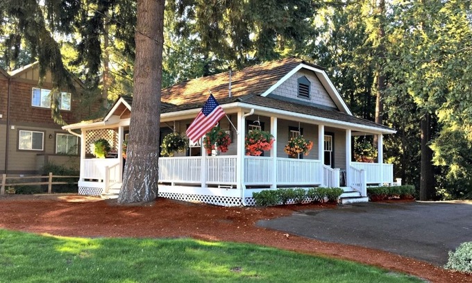 Sammamish Casa | Quaint Sammamish Bungalow