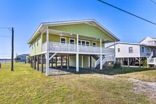 Topsail Beach Casa | Quaint Sand Dollar Sandbar - Walk to Beach!