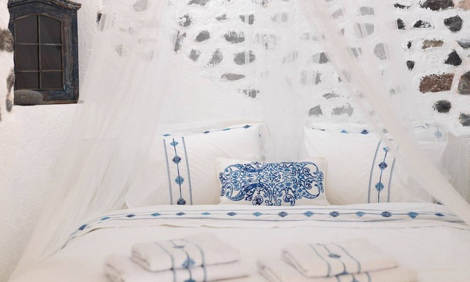 Exo Gonia Villa | Quaint Santorini Villa | Blue House | 1 Bedroom | Perfect Romantic Couples Getaway | Exo Gonia