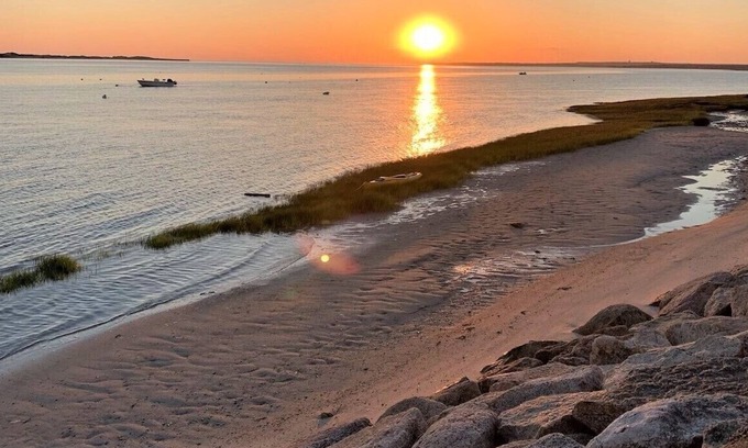 Barnstable Casa | Quaint Seaside Cottage