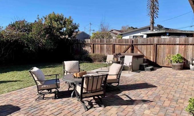 Seaside Casa | Quaint trendy home just a stroll from the seas