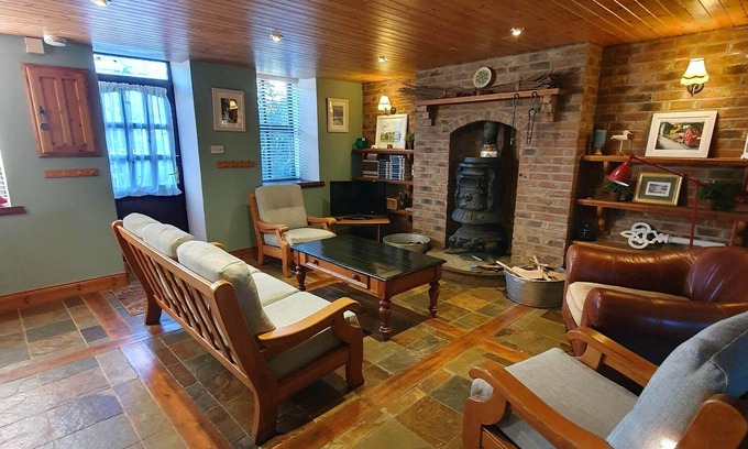 Killarney Casa | Pintoresco con la ubicación perfecta de Row House en Killarney Town Center