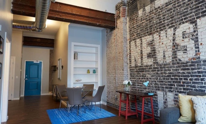 Quality Hill Apartamento | 1 HABITACIÓN LOFT RECIENTEMENTE RENOVADO EN EL CENTRO DE LA CIUDAD DE KANSAS EN EDIFICIO HISTÓRICO