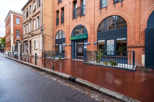 Les Chalets - Saint-Aubin - Saint-Etienne Hotel | Quality Hotel Toulouse Centre