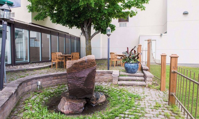 Pembroke Hotel | Clarion Hotel & Conference Centre