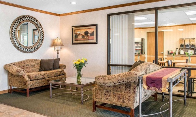Wilkes-Barre Hotel | Quality Inn Arena