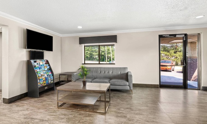 College Park Hotel | Quality Inn Atlanta Airport - Central