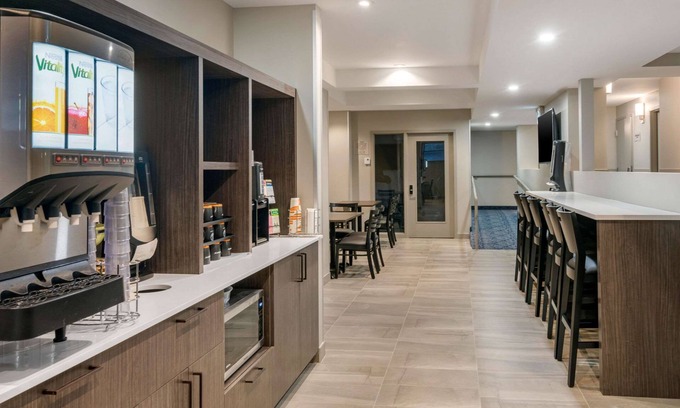 Quartier des Spectacles Hotel | Quality Inn Centre-Ville