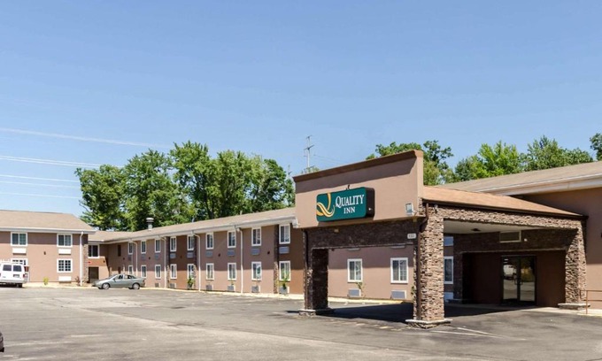 Chicopee Hotel | Quality Inn Chicopee-Springfield