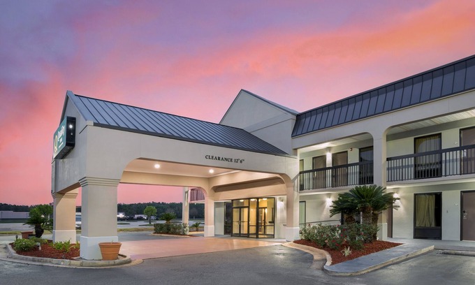 Foley Hotel | Quality Inn Foley
