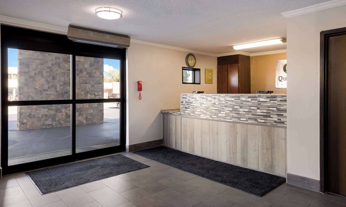 Canton Hotel | Quality Inn Hall of Fame