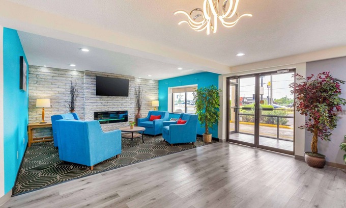 Huron Hotel | Quality Inn Huron