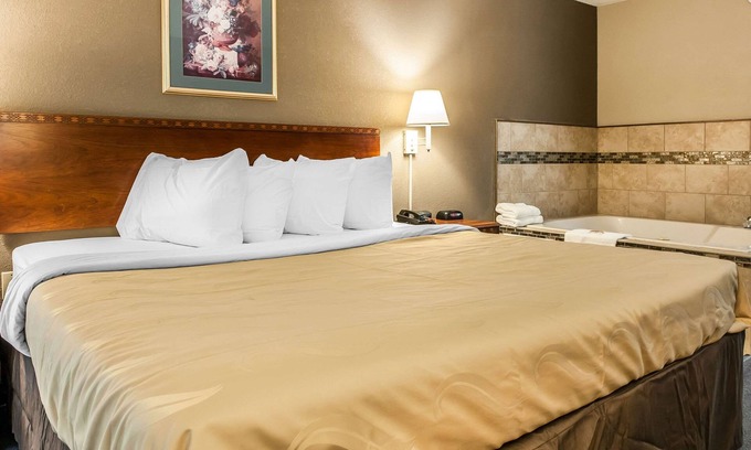 Lewisport Hotel | Quality Inn Lewisport