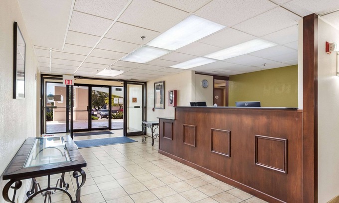 Lincoln Hotel | Quality Inn Lincoln Cornhusker