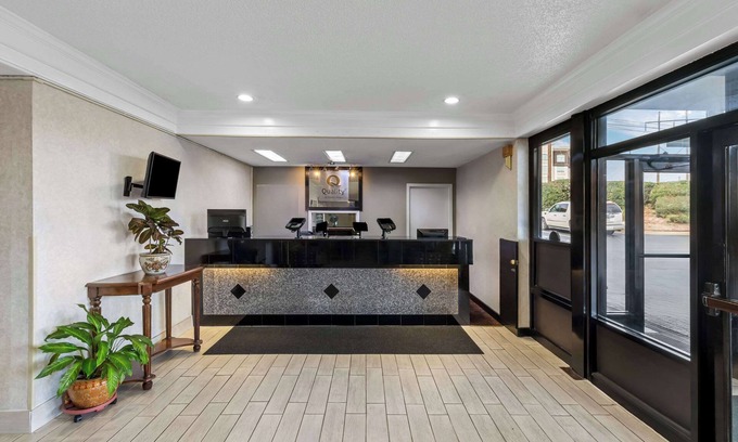 Marietta Hotel | Quality Inn Marietta near Dobbins ARB