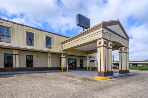 Read Boulevard East Hotel | Quality Inn New Orleans I-10 East