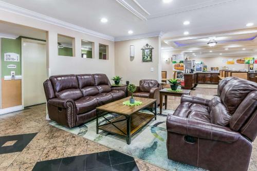 College Park Hotel | Quality Inn & Suites Atlanta Airport South