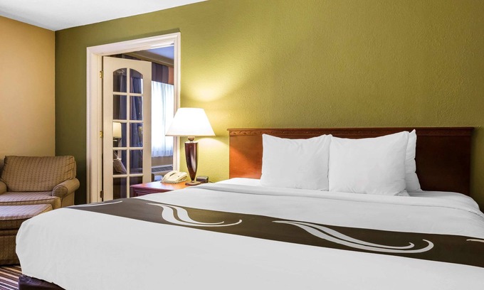 Columbia Hotel | Quality Inn & Suites Columbia I-70