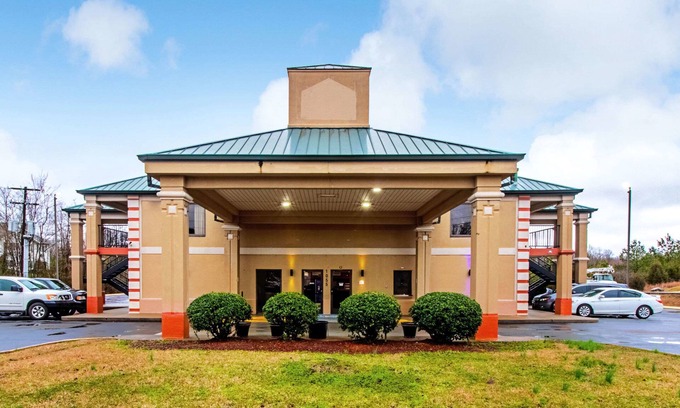Dickson Hotel | Quality Inn & Suites