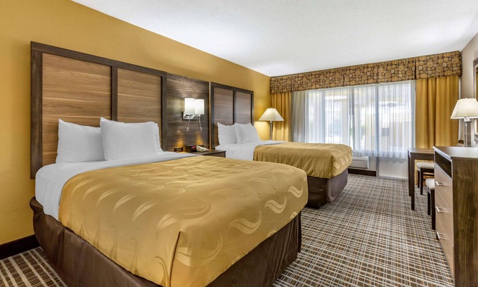 Greensboro Hotel | Quality Inn & Suites - Greensboro-High Point
