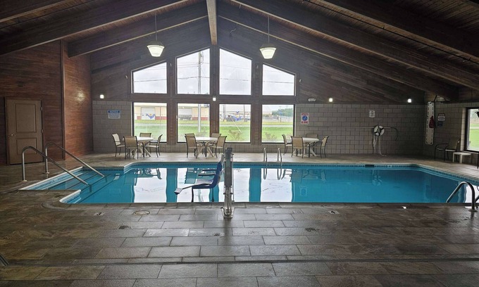 Harrington Hotel | Quality Inn & Suites Harrington - Milford